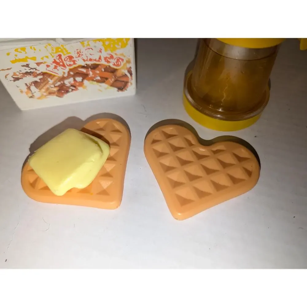 Vintage 1987 Fisher Price Fun Food Rare Magic Syrup Pitcher Waffles Butter Box